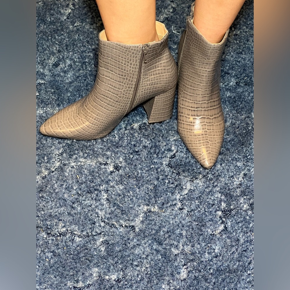 Express Gray Crocodile-Patterned Ankle Booties Si… - image 3